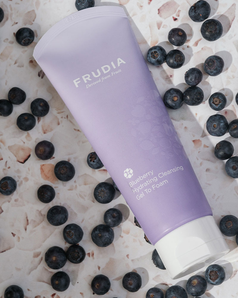 Frudia-Blueberry-Hydrating-Cleansing-Gel-To-Foam-145g-4.jpg